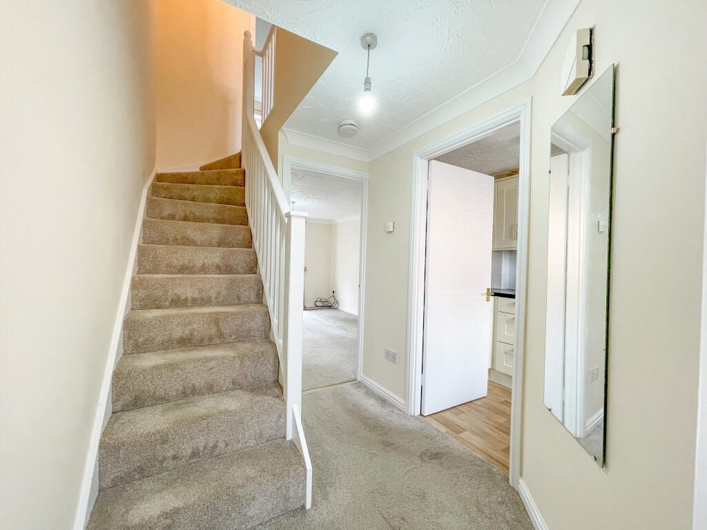 Additional image 5 of 14 Walton Close, Fordham