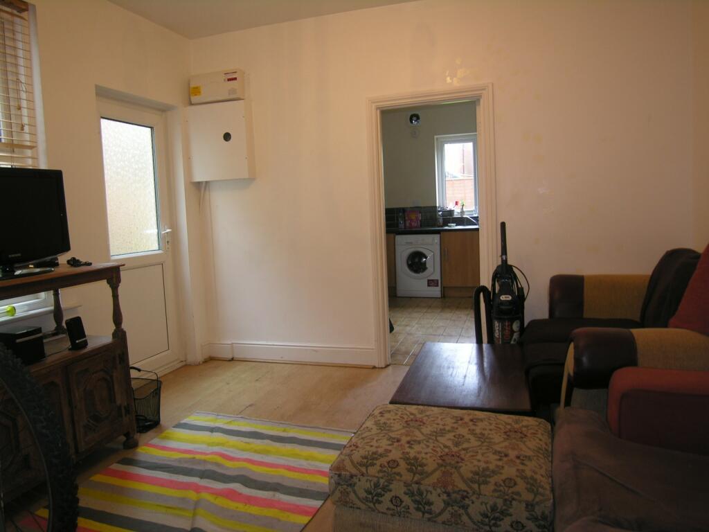 Additional image 3 of 6 bedroom House in Winton