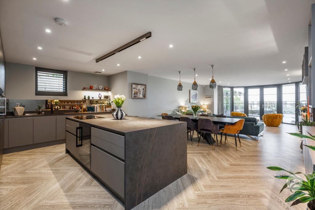 Additional image 2 of 7 East Overcliff Drive, East Cliff, Bournemouth, BH1