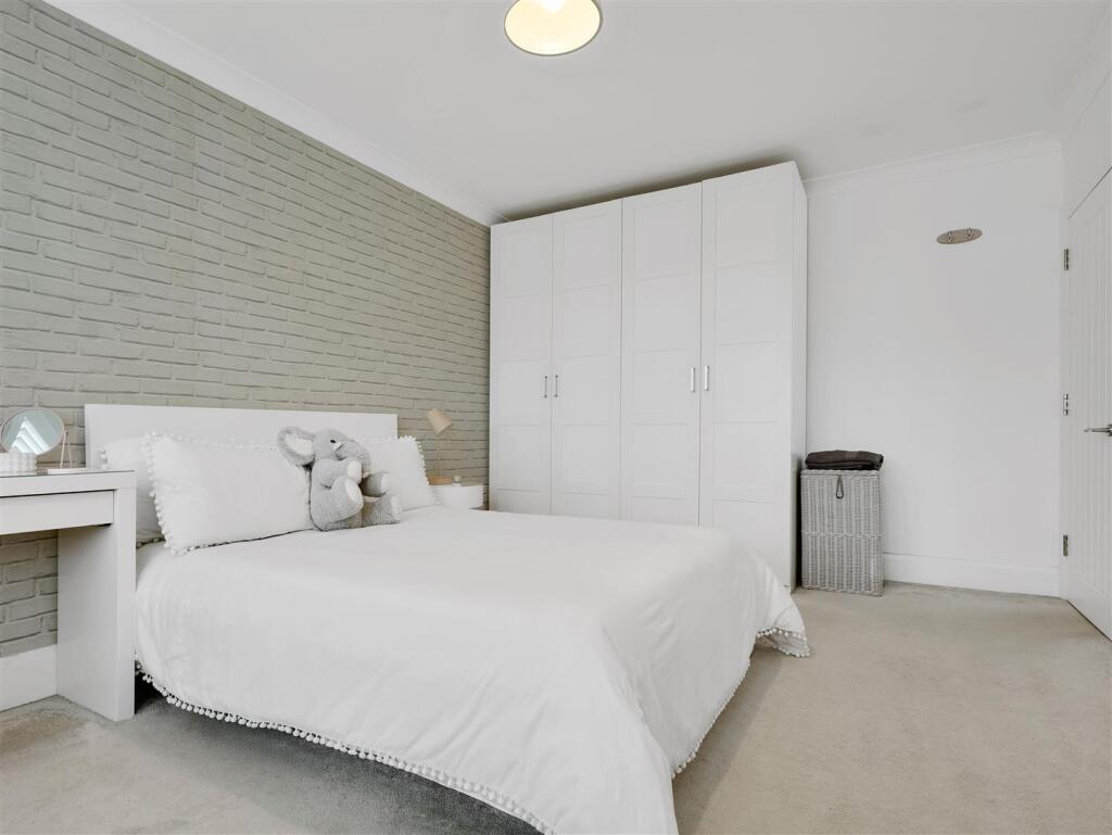 Additional image 19 of Iford Lane, Tuckton