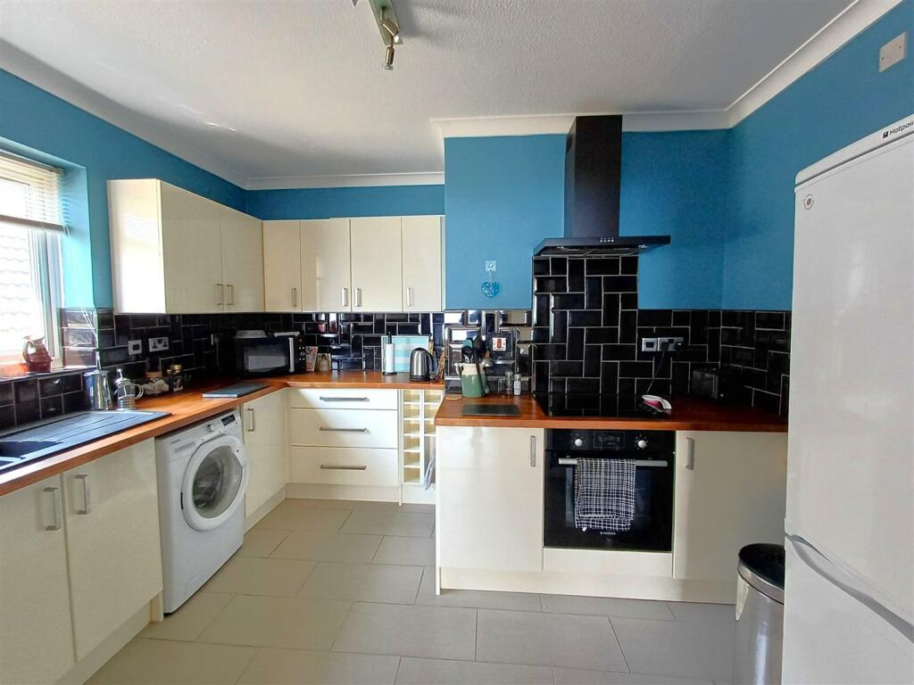 Additional image 13 of Dorothy Avenue, Peacehaven