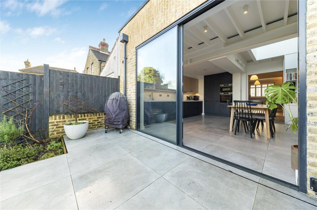 Additional image 16 of Chatterton Road, Bromley, BR2