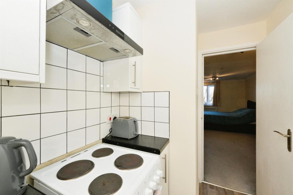 Additional image 6 of Walsingham Close, Hatfield