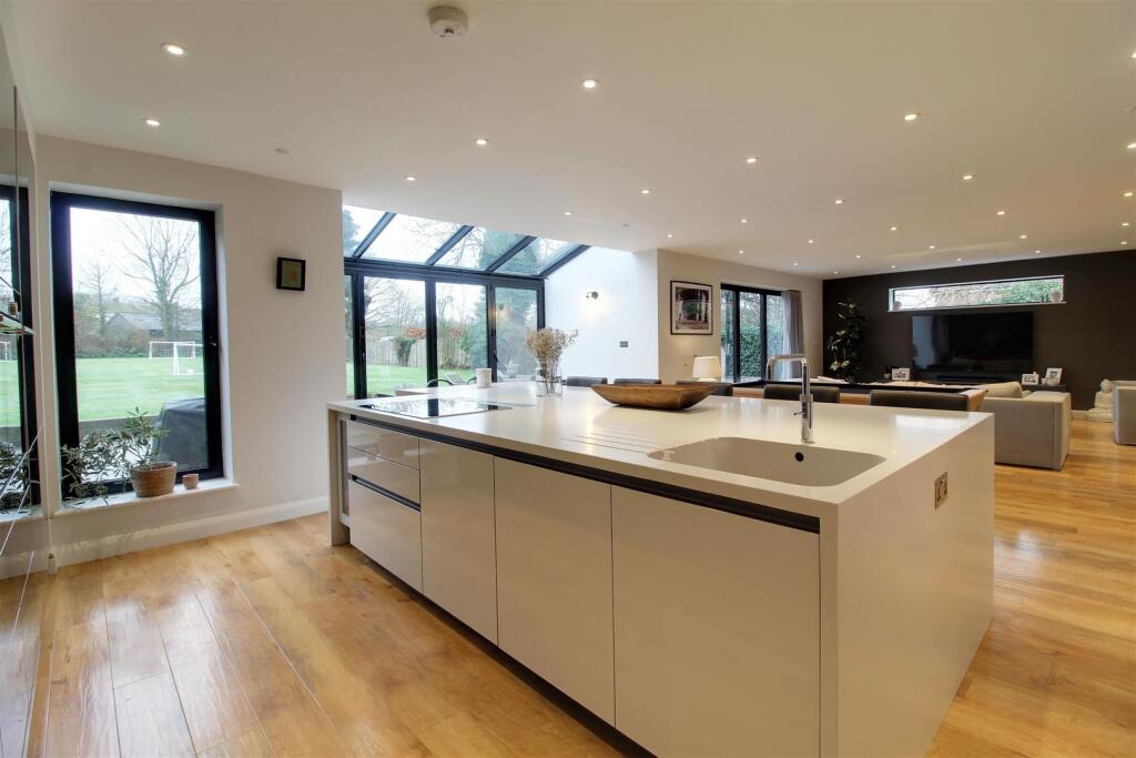 Additional image 23 of Mymms Drive, Brookmans Park