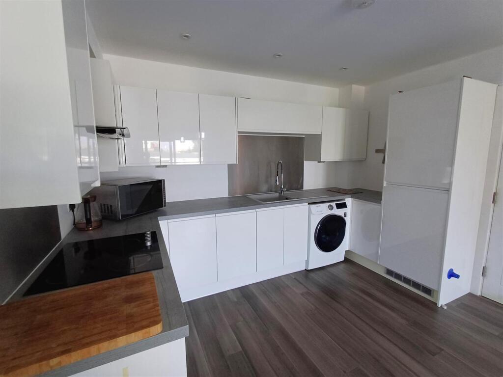 Additional image 3 of 16 South Coast Road, Peacehaven