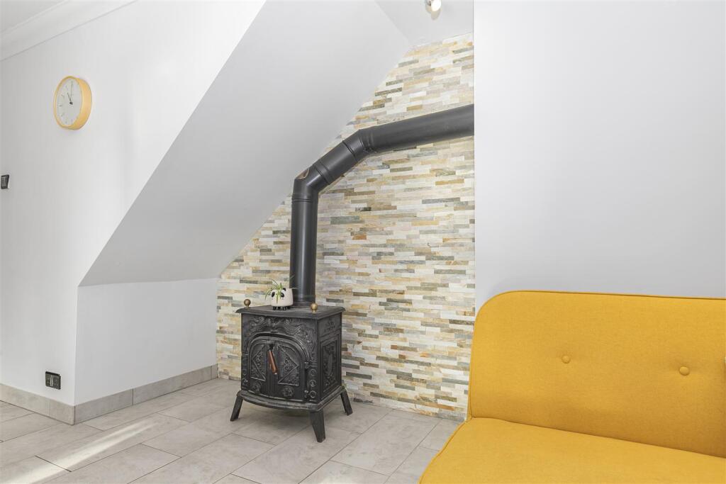 Additional image 16 of Mount Crescent, Winterbourne
