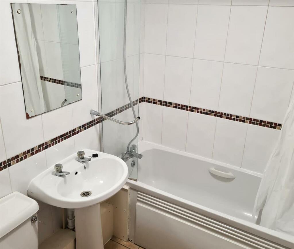 Additional image 5 of 51a Cherry Hinton Road, Cambridge, CB1 7BS