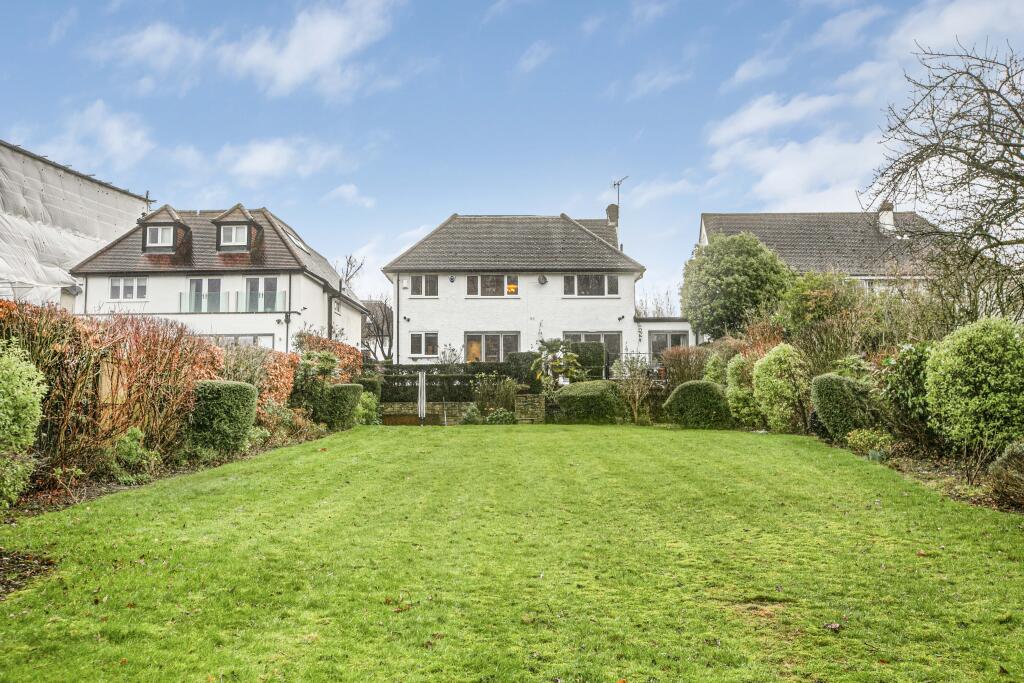 Additional image 25 of The Grove, Brookmans Park, AL9 7RN