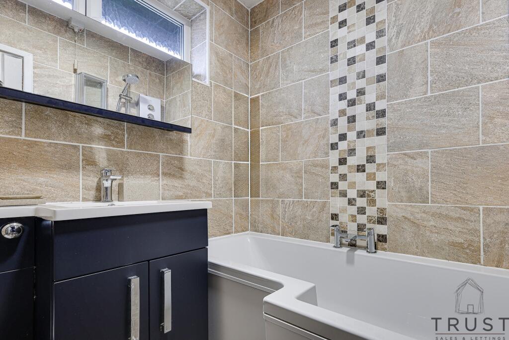 Additional image 22 of Links Avenue, Cleckheaton