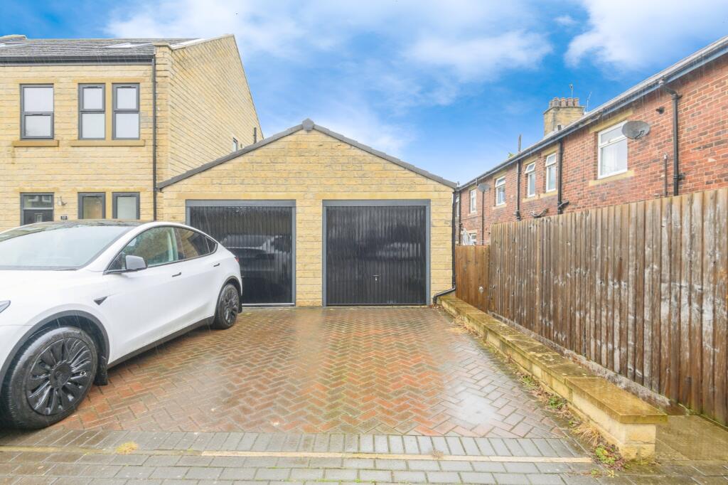 Additional image 21 of Willow Street, Cleckheaton, BD19