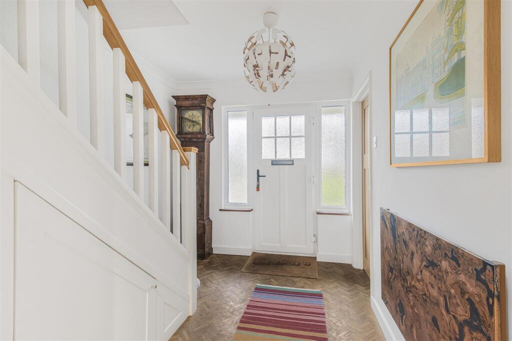 Additional image 3 of Beeches Close, Saffron Walden