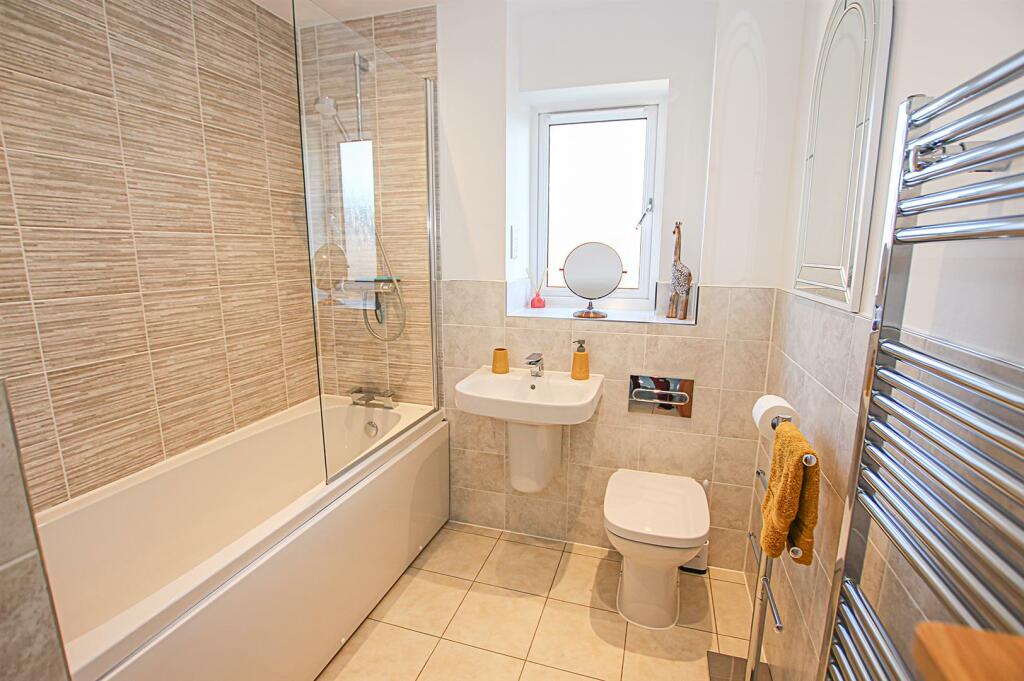 Additional image 19 of King James Close, Fordham