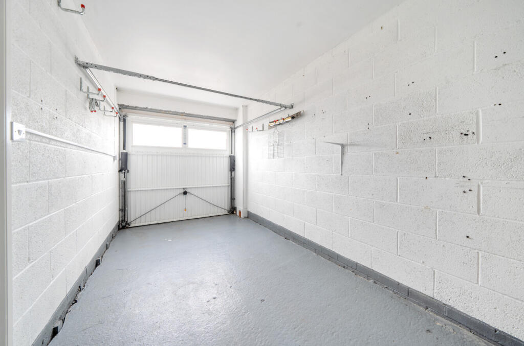 Additional image 16 of Sparkes Close, Bromley, BR2
