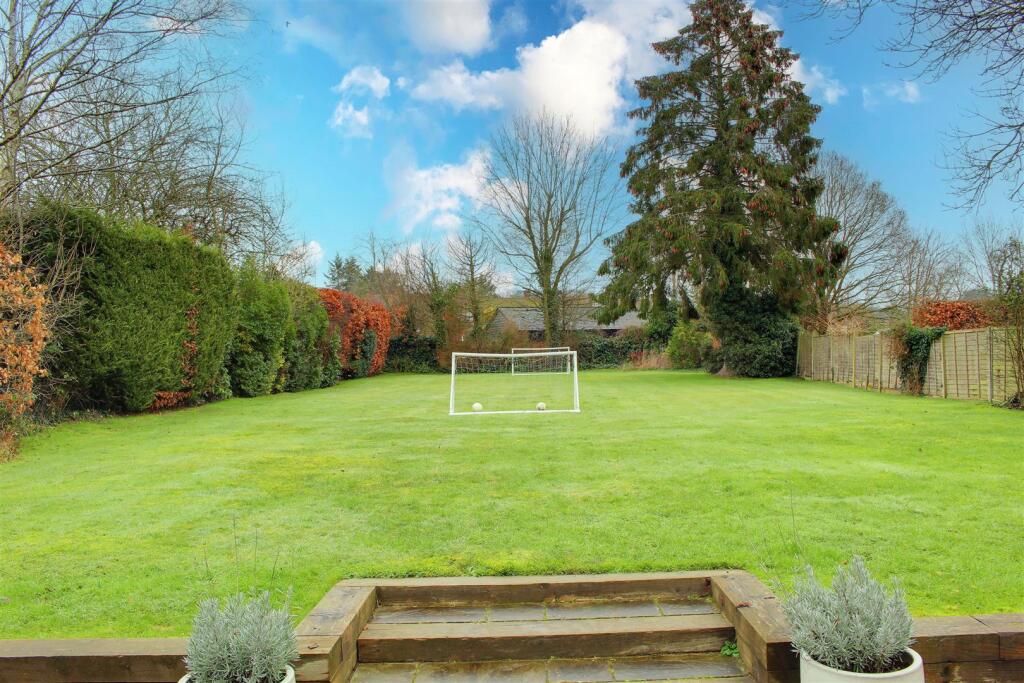 Additional image 42 of Mymms Drive, Brookmans Park