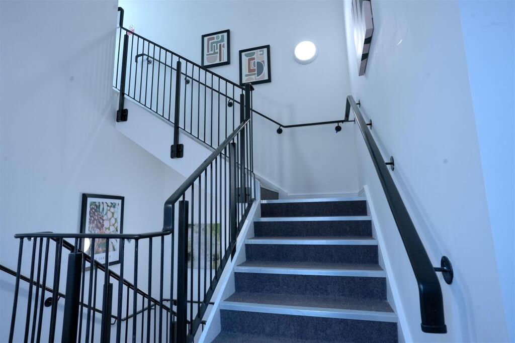 Additional image 2 of 5 Newlands Place, Seaford
