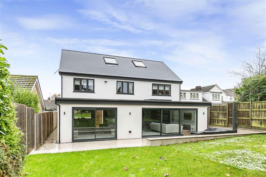 Additional image 21 of Tuffnells Way, Harpenden, AL5