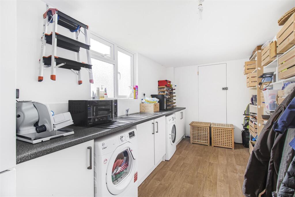 Additional image 12 of Beeches Close, Saffron Walden