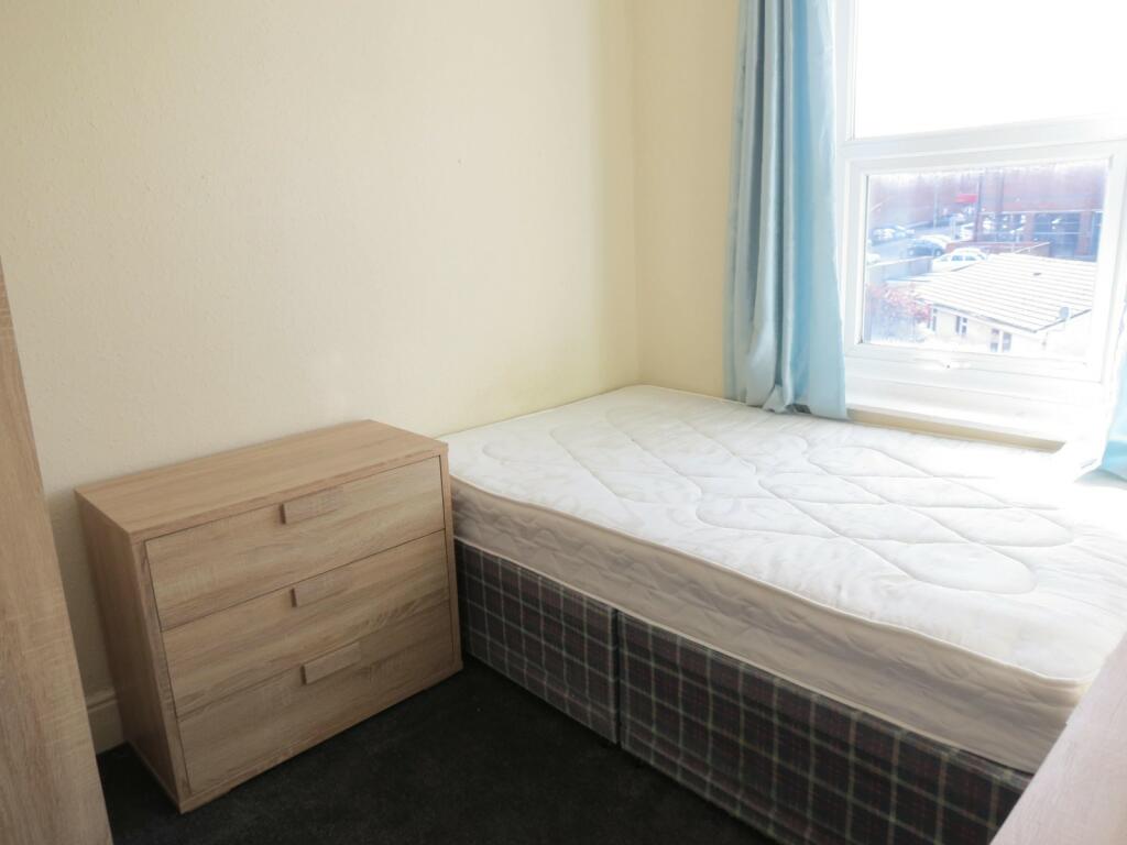 Additional image 9 of 5 bedroom Detached House in Winton