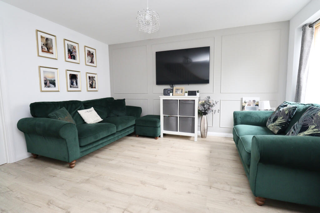 Additional image 2 of Curator Rise, Street