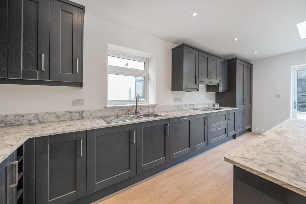 Additional image 5 of Hillview Road, Chislehurst