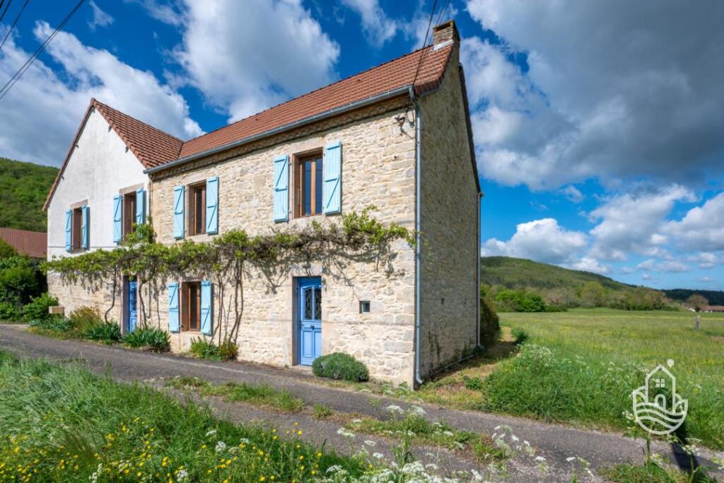 Primary image of Gourdon, Midi-Pyrenees, 46300, France