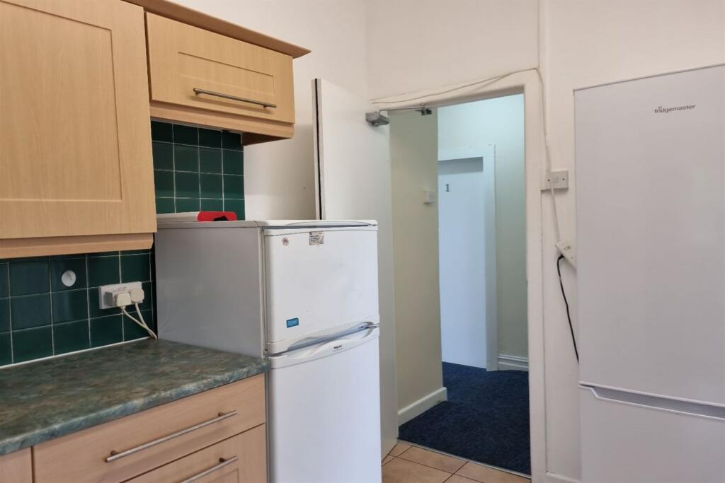 Additional image 5 of 6 bedroom Detached House in Winton