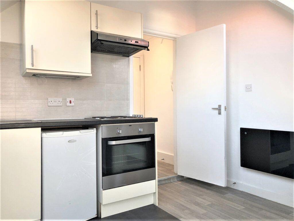 Additional image 5 of York Avenue - P1070