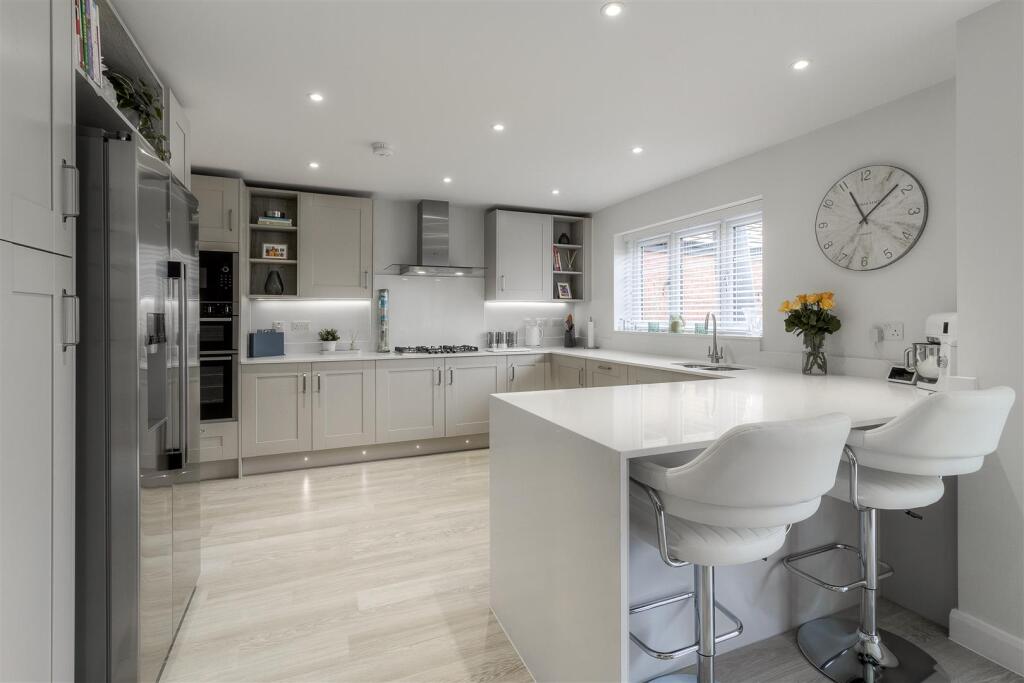 Additional image 42 of Wilson Close, Newton Regis, B79
