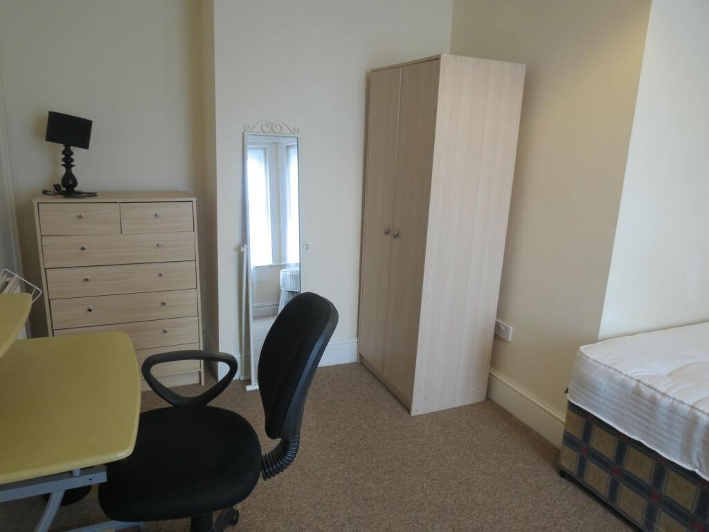 Additional image 6 of 6 bedroom Detached House in Winton