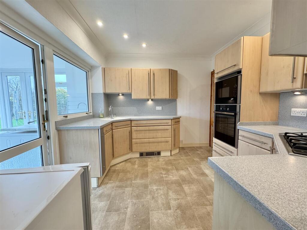 Additional image 6 of Blencow