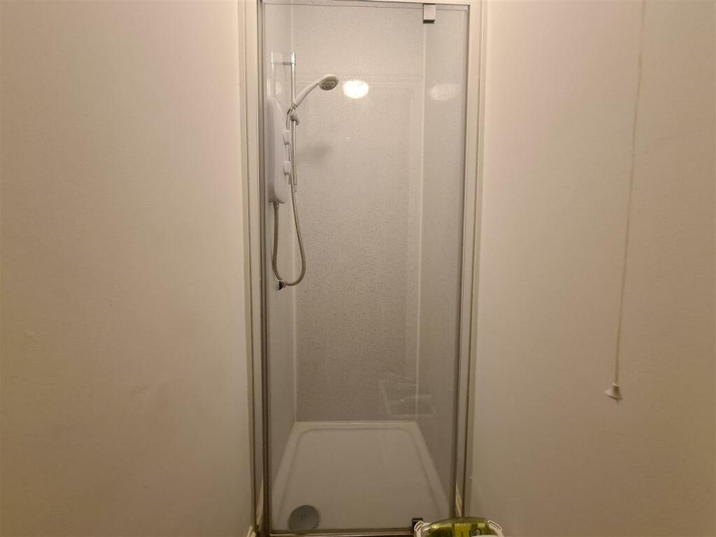 Additional image 5 of Room 5, 57 Cherry Hinton Road, Cambridge