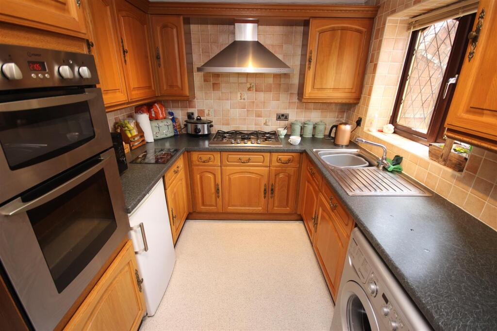 Additional image 5 of 1 Bradleys Close