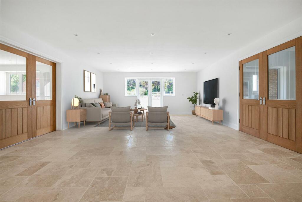 Additional image 8 of The Highlands, Exning