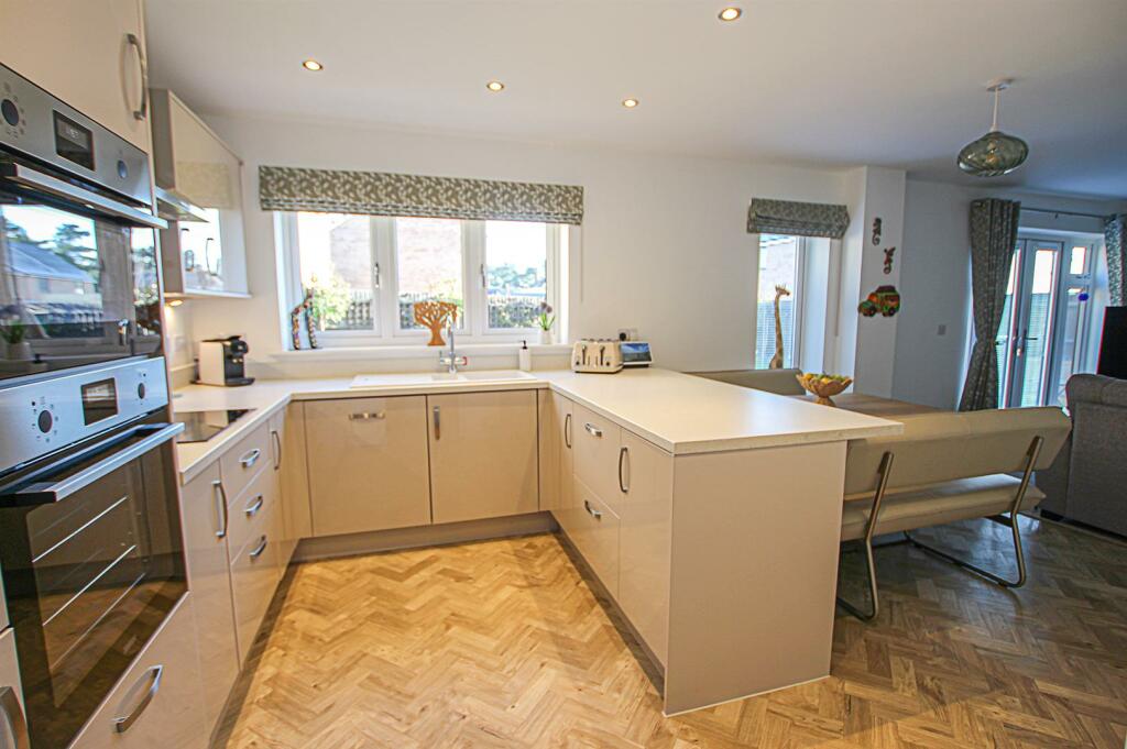 Additional image 5 of King James Close, Fordham