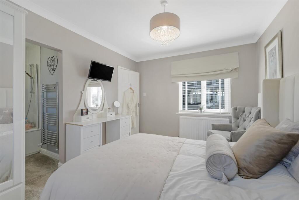 Additional image 13 of Spring Hill, Worle Hillside - DETACHED BUNGALOW WITH ANNEX