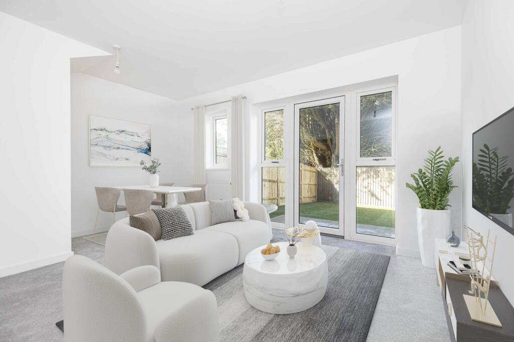 Additional image 4 of 280b Lymington Road, Highcliffe, Dorset. BH23 5ET