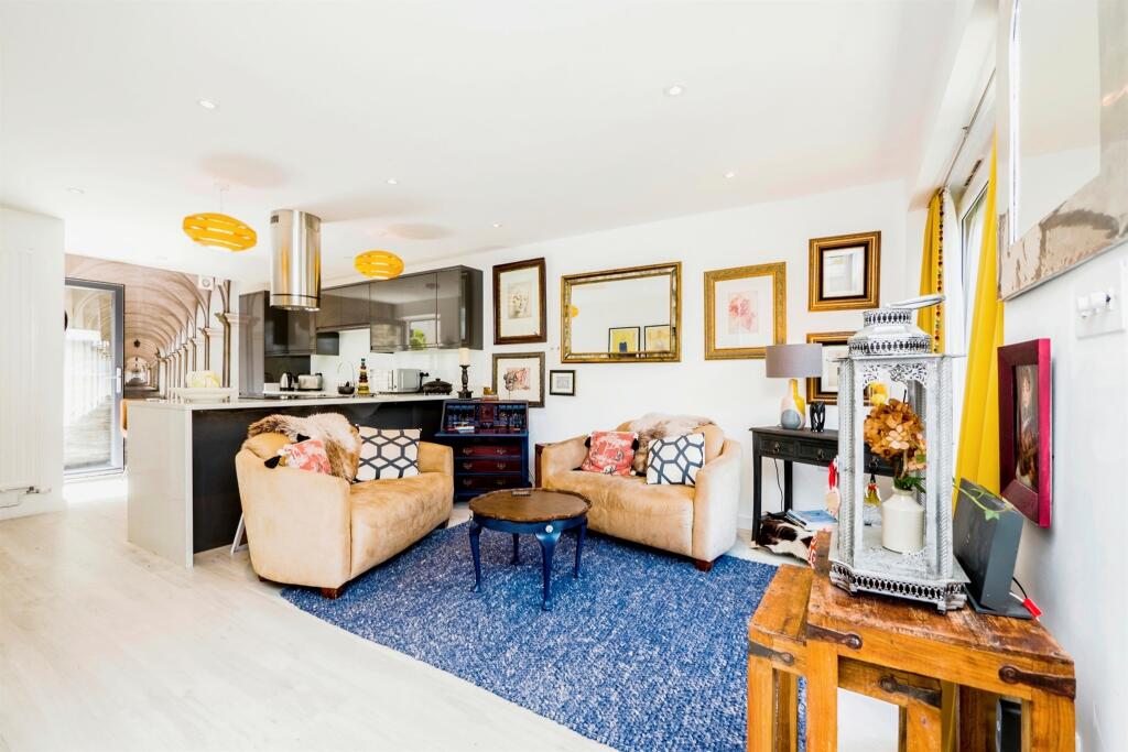 Additional image 18 of Sir Walter Mews, Cardiff