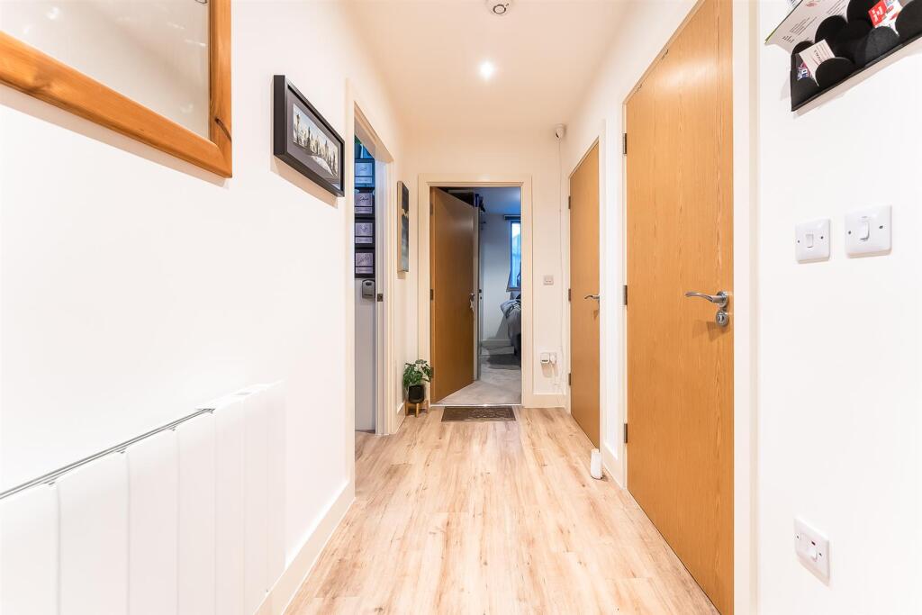 Additional image 12 of Promenade House, Beach Road - SEAFRONT LOCATION