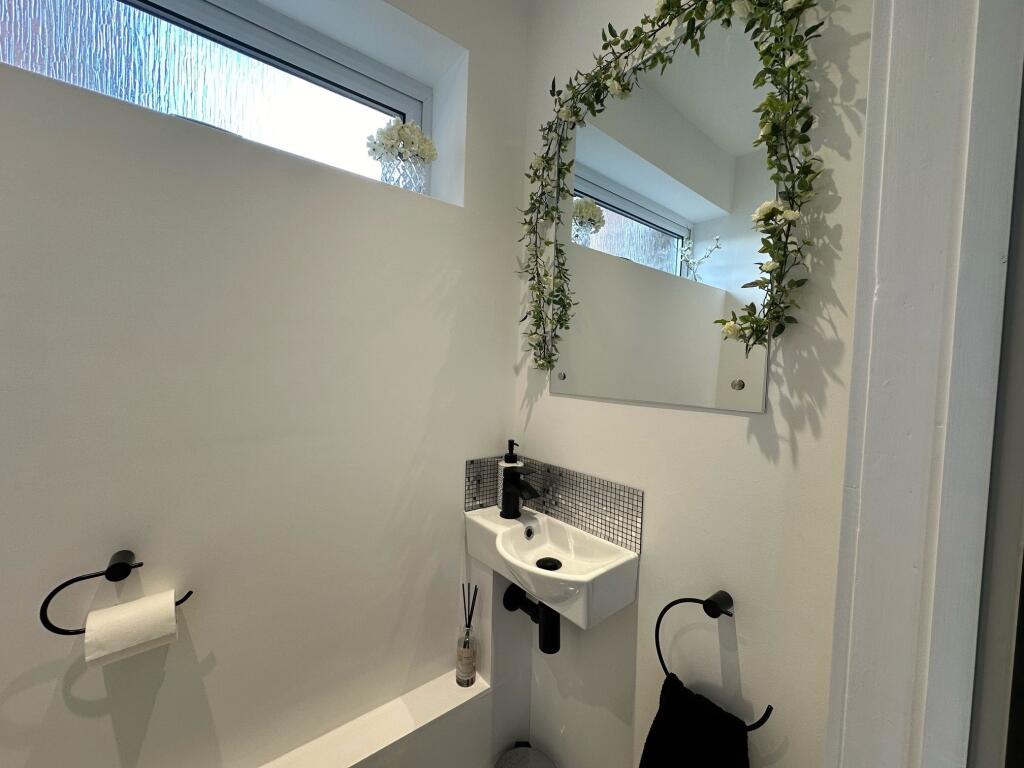 Additional image 7 of Goldcroft, Yeovil, Somerset