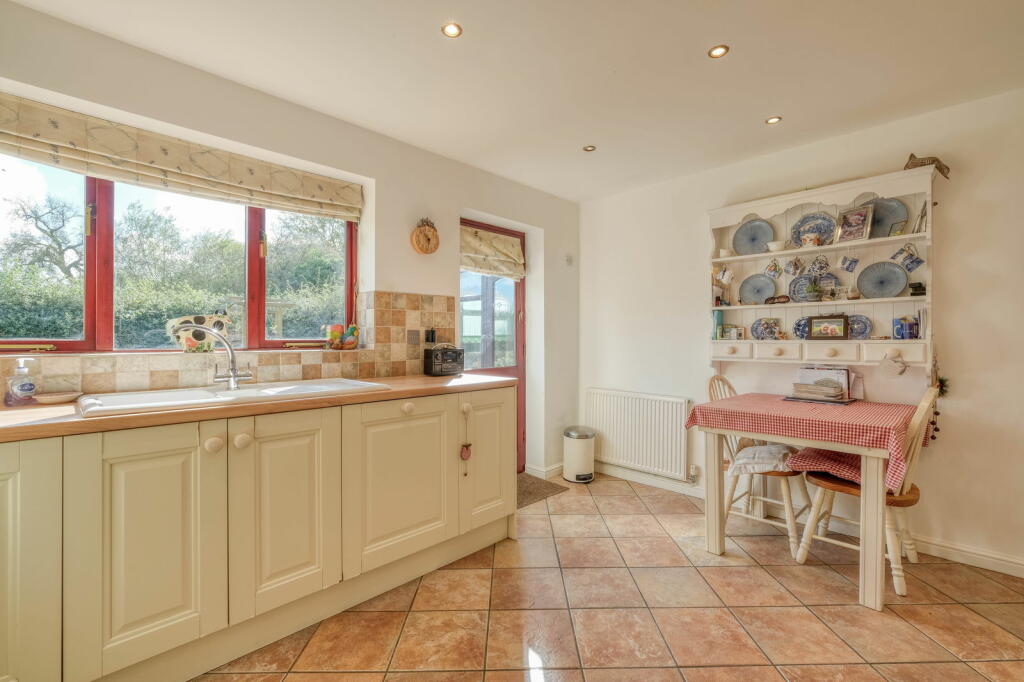 Additional image 8 of Deanscroft Drive, Lickey End, Bromsgrove, B60 1GH