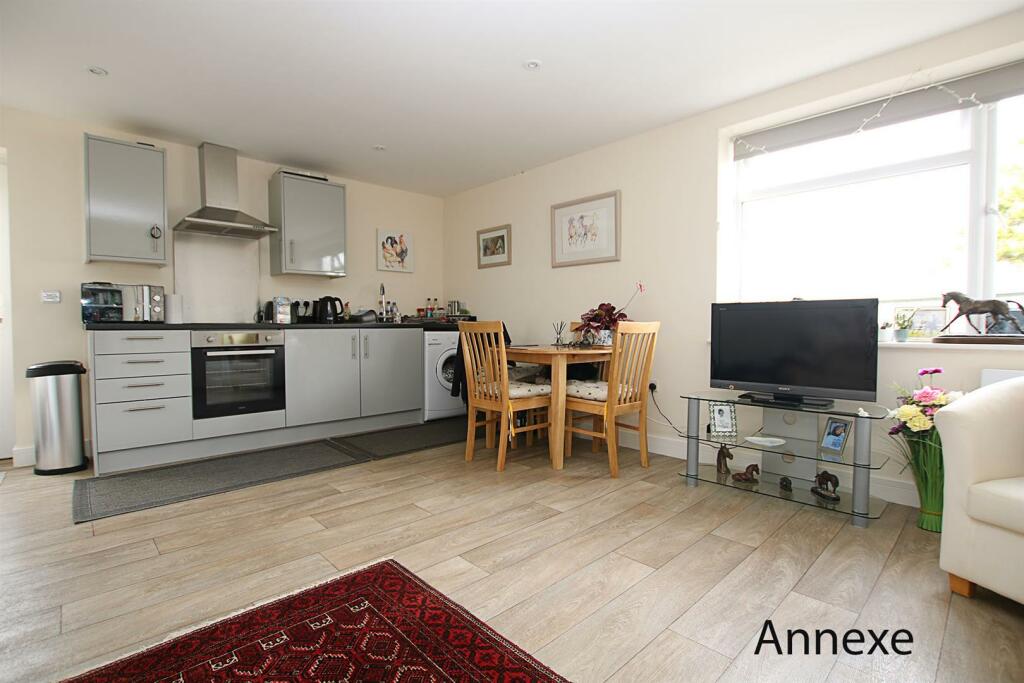 Additional image 11 of New Cheveley Road, Newmarket