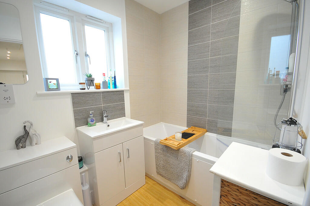 Additional image 8 of Honey Court, Quy Road, Lode