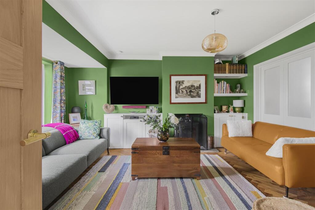 Additional image 2 of Beeches Close, Saffron Walden