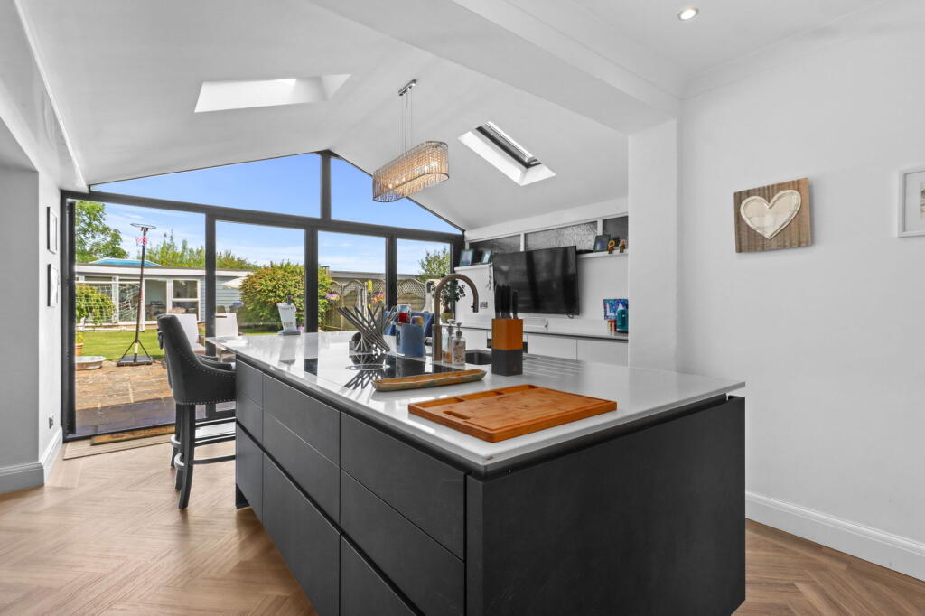 Additional image 8 of Stuart Avenue, Eastbourne, BN21 1UR