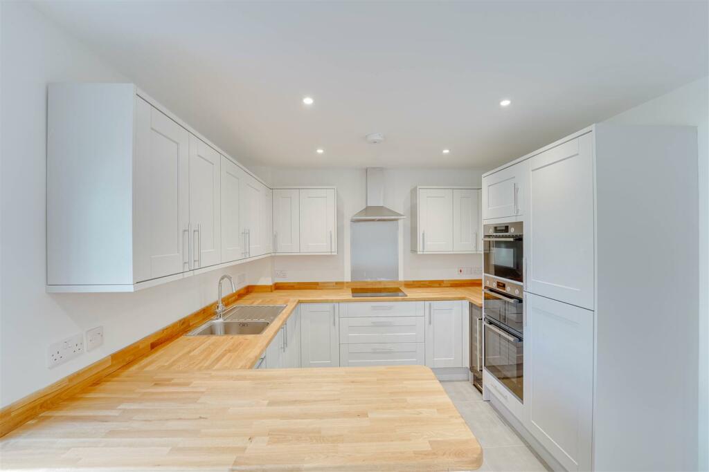 Additional image 14 of Vicarage Road, Newmarket