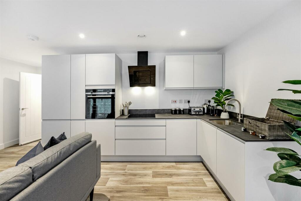 Additional image 2 of New Street, Cambridge