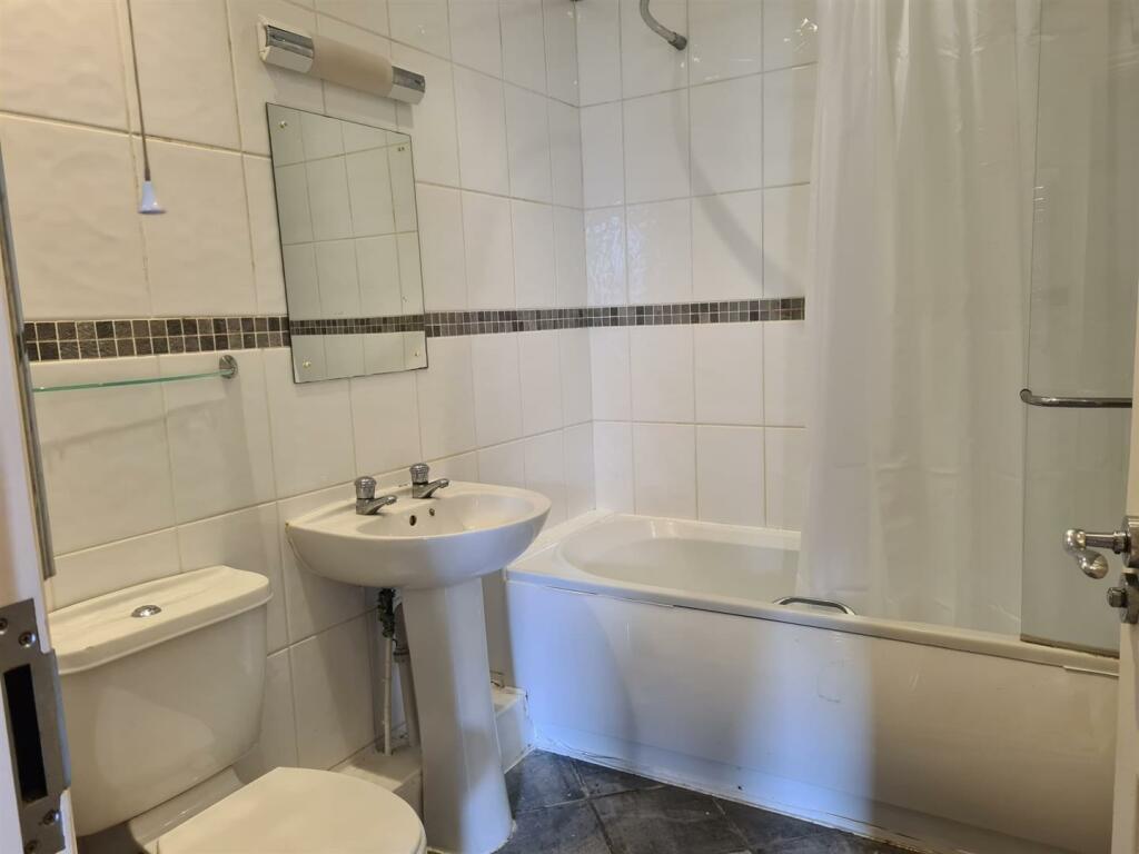 Additional image 8 of Flat 5, 2-4 Norwich Street, Cambridge