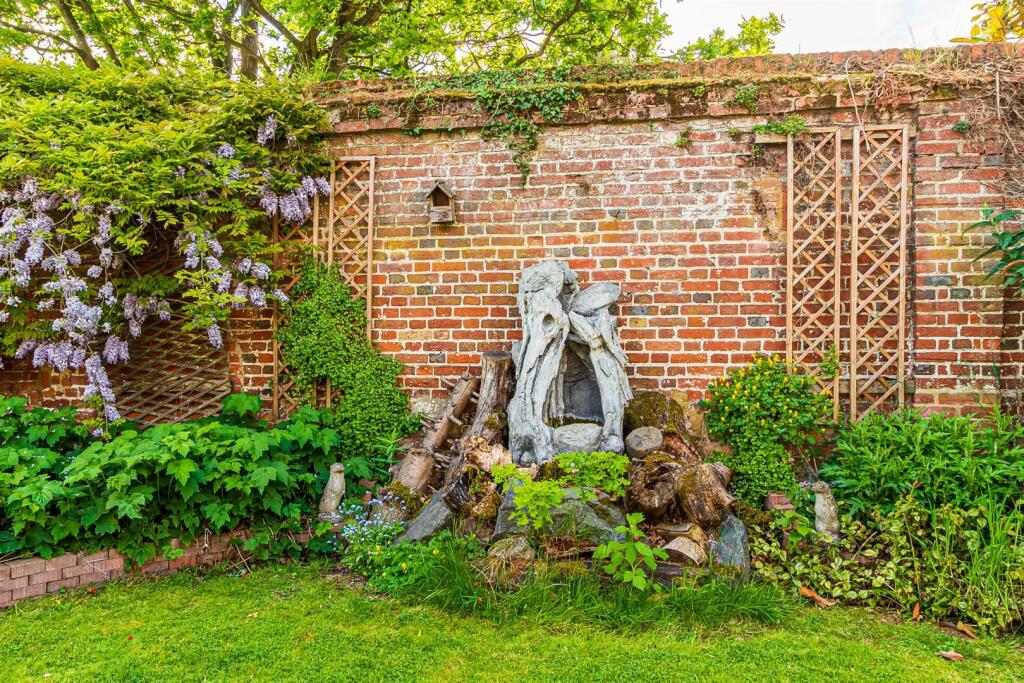 Additional image 24 of Hamlet Road, Haverhill