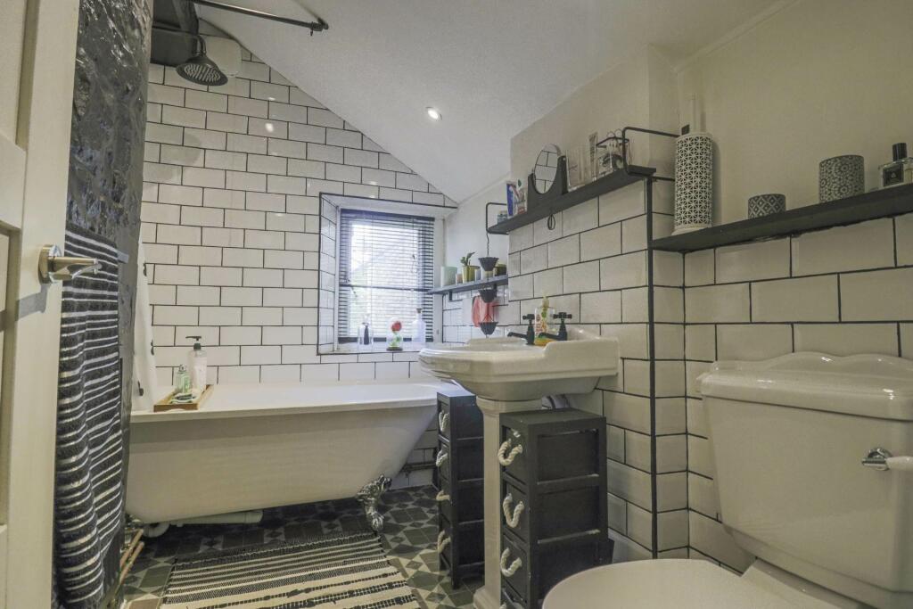 Additional image 11 of Clarence Road North - Victorian Flat