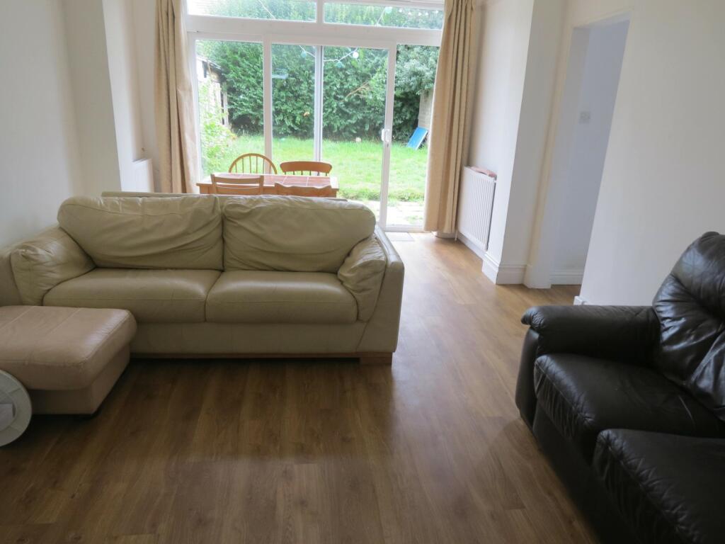 Additional image 2 of 6 bedroom Detached House in Winton